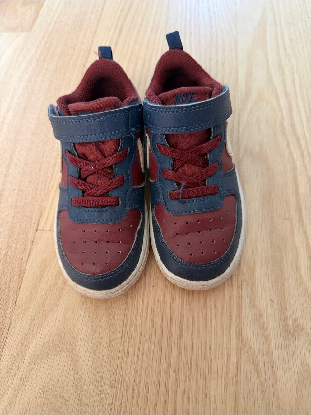 Nike Kids Navy and Burgundy Hook-and-Loop Sneakers